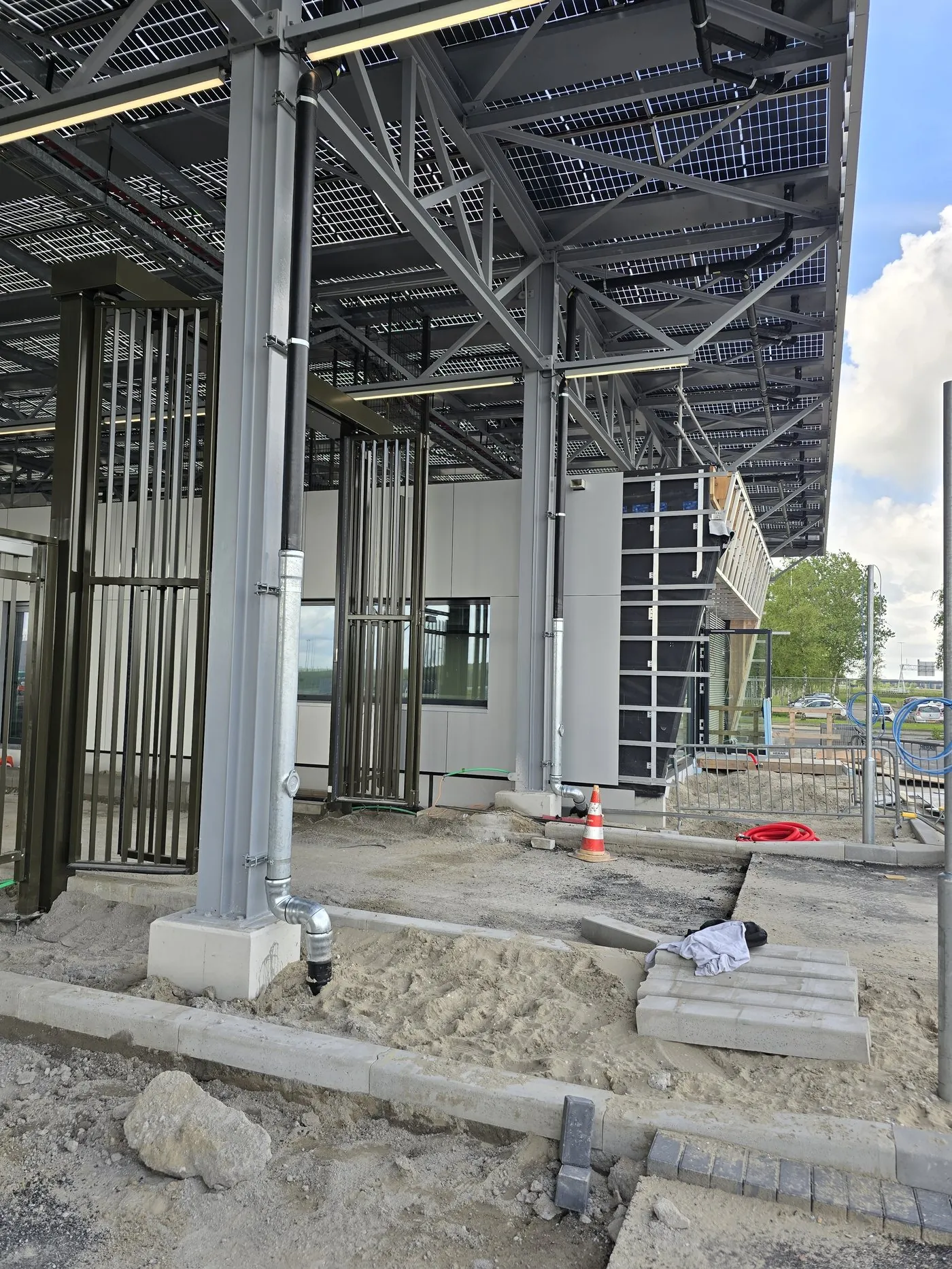 Construction site under the solar roof at Schiphol